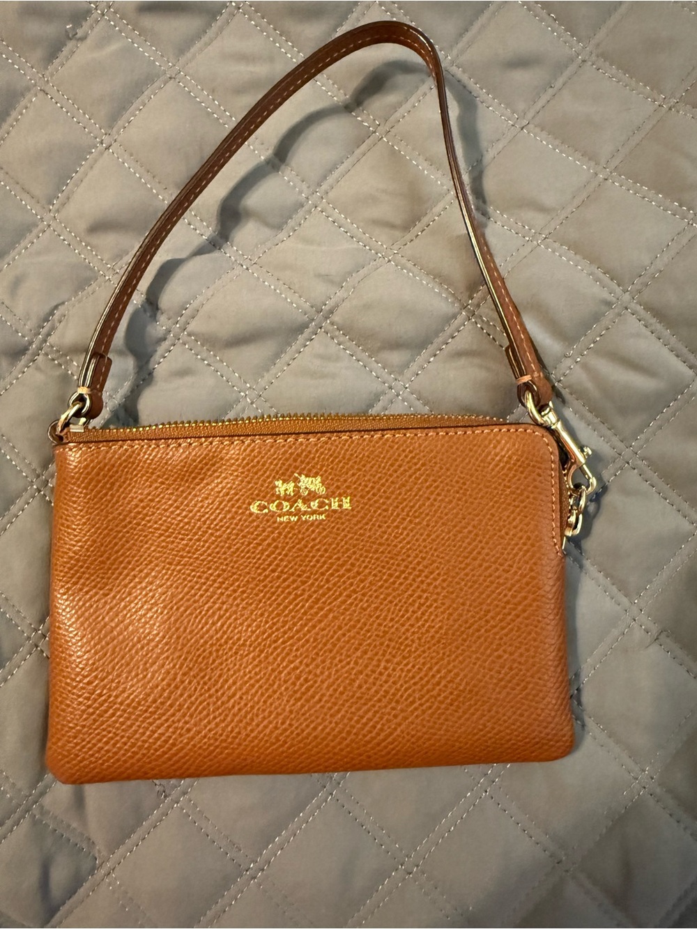 EUC Coach Pebbled Leather Small Corner Zip Wristlet in Brown with Gold Hardware